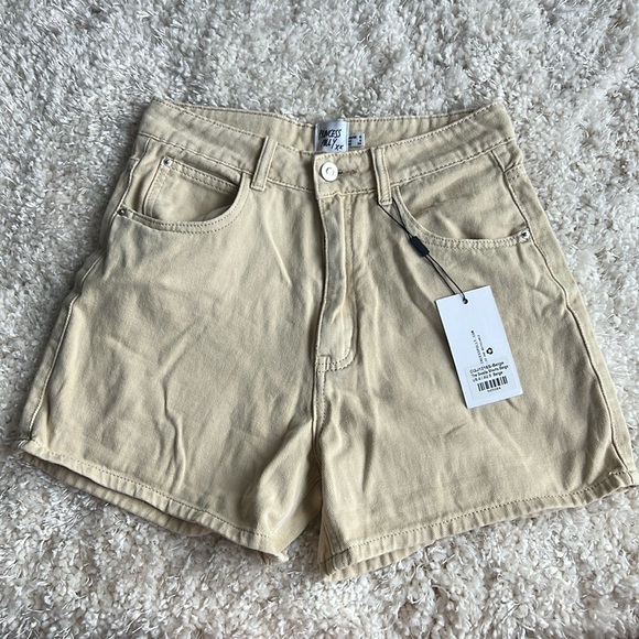 NWT Princess Polly Swalla shorts size US 4 - Picture 2 of 4